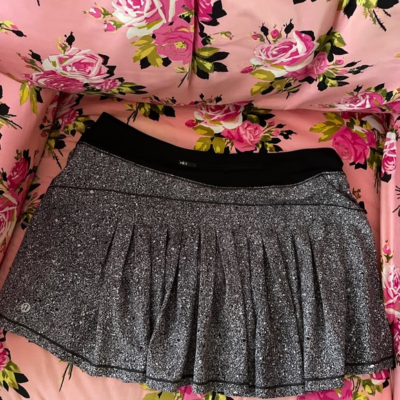 Lululemon Circuit Breaker Skort Size 10 - Picture 2 of 5
